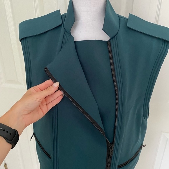 Self Portrait- NWT Green Teal Oversized Belt Buckle Vest - Picture 4 of 13